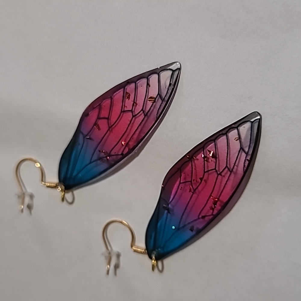 Hand Crafted Dragonfly wing earrings - Picture 4 of 4